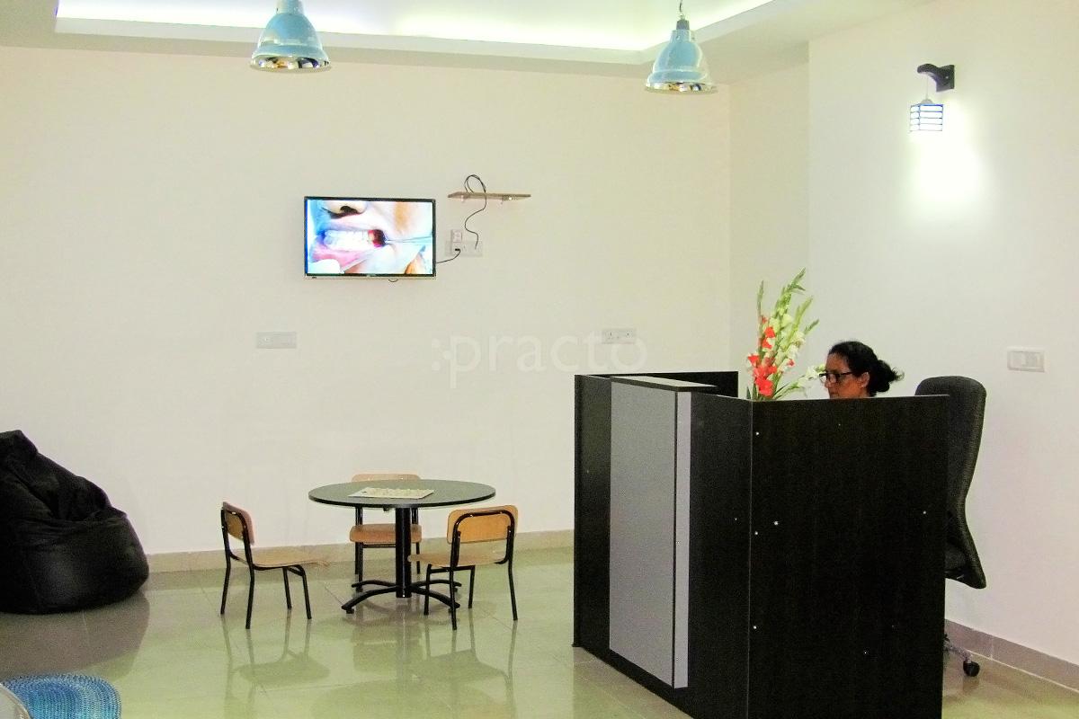 Reception at Cosmodent RT Nagar Bangalore
