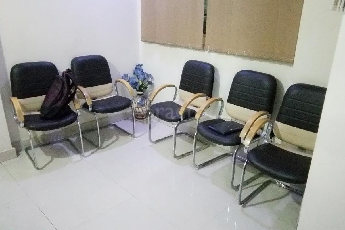 Waiting Area at Dave's Dental Clinic Laxmi Nagar Delhi