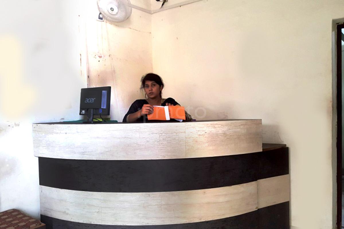 Reception at Delhi Ortho Spine And Trauma Centre Dhoomanganj Allahabad