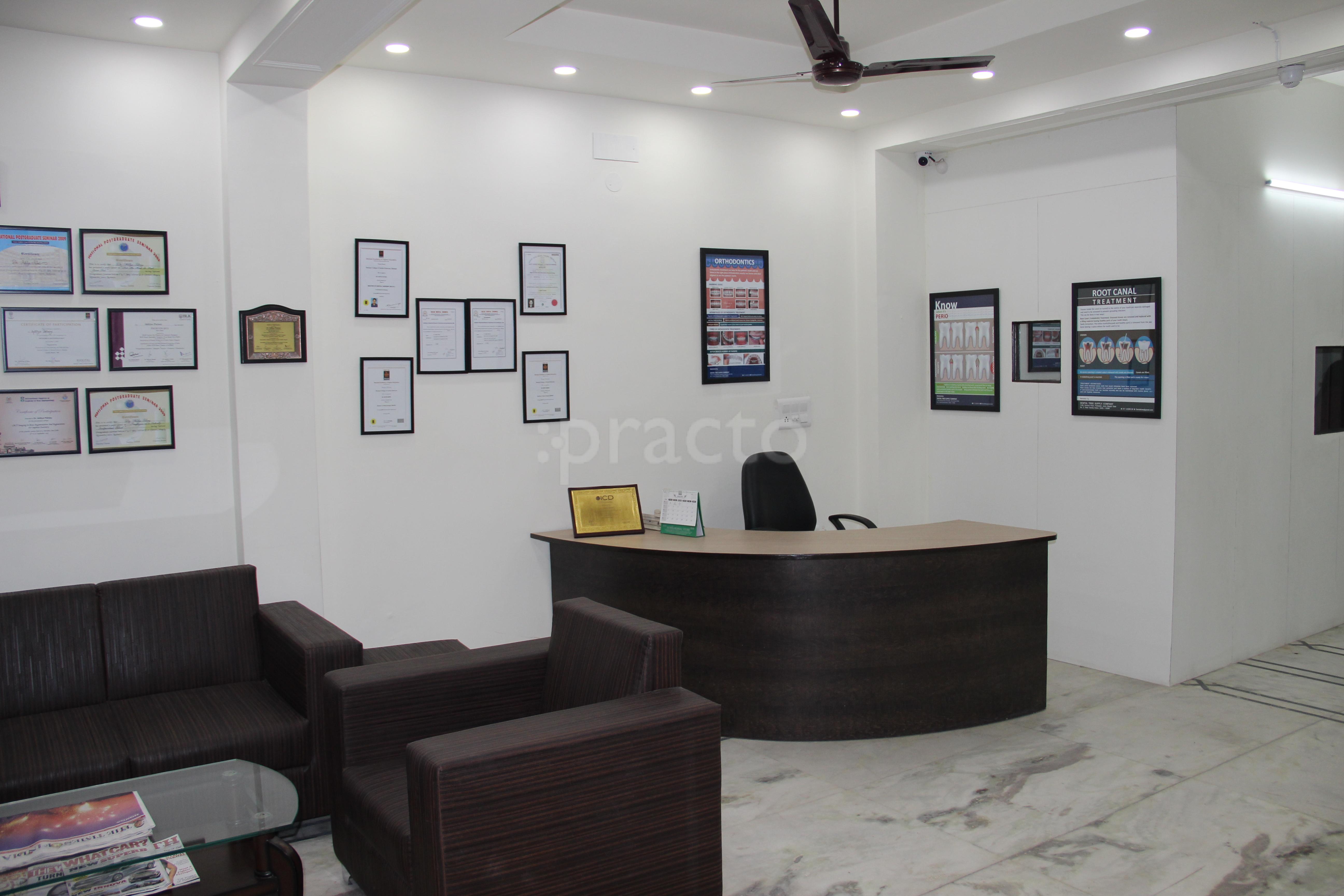 Reception at Dental Angels Surajmal Vihar Delhi