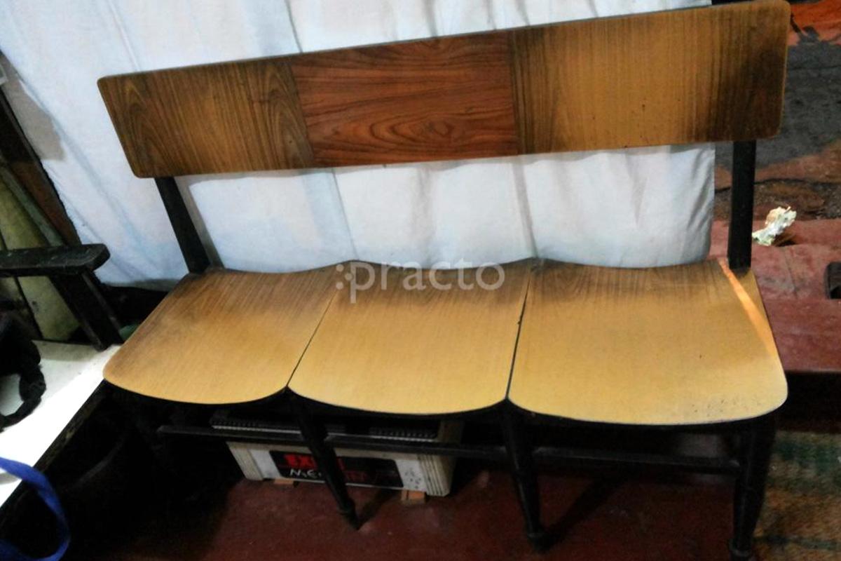 Waiting Area at Dental Clinic Cossipore Kolkata