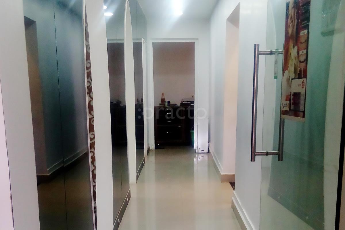 Entrance at Dental De Cure Frazer Town Bangalore