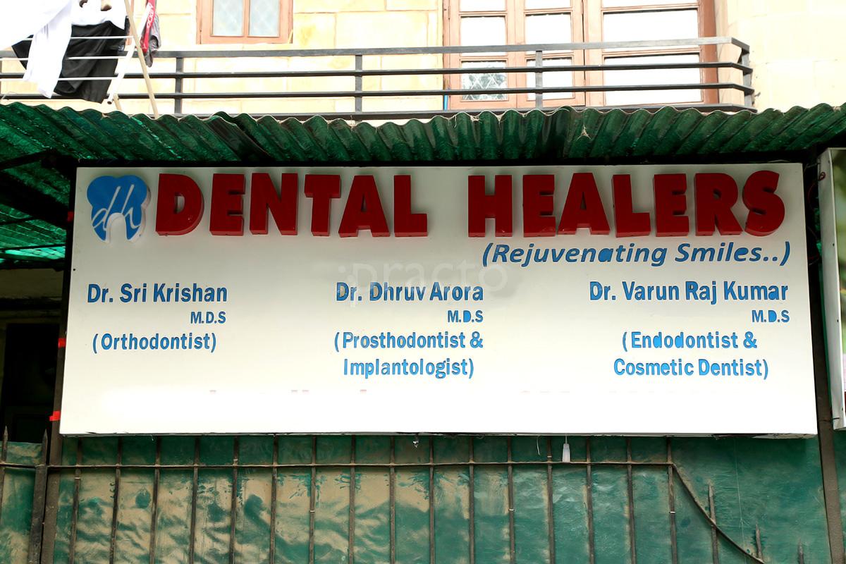 Entrance at Dental Healers Greater Kailash Part 1 Delhi