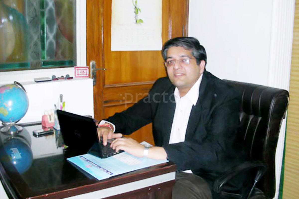 OPD/Ward at Dr. Gupta's Dental Implants & Braces Clinic Rohini Delhi