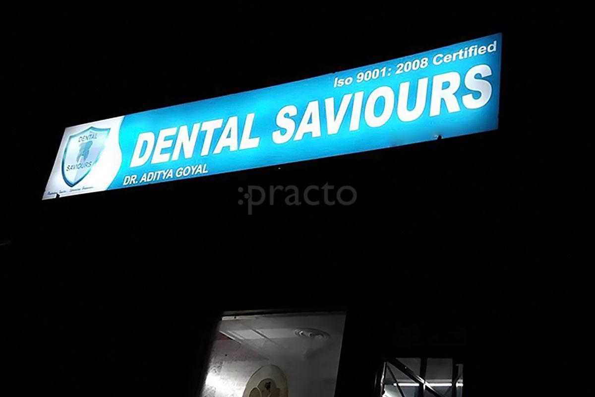 Entrance at Dental Saviours Railway Road Gurgaon