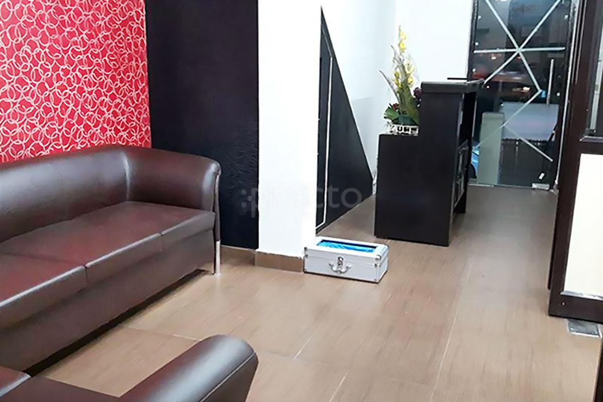 Waiting Area at Dental Saviours Railway Road Gurgaon