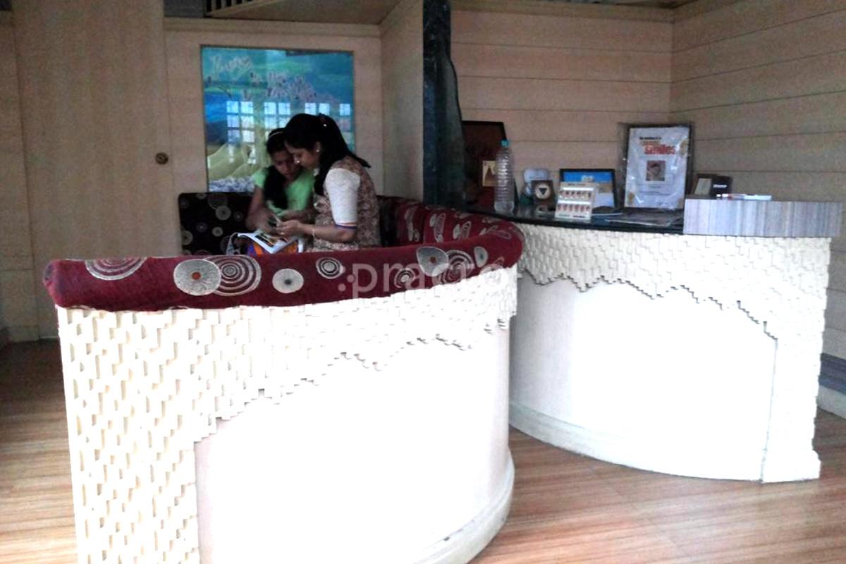 Reception at Dental Surgeon Beliaghata Kolkata