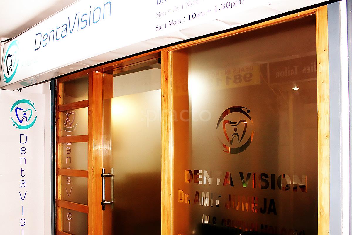 Entrance at Dentavision Janakpuri Delhi