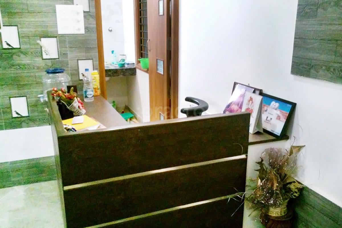 Reception at Devashri Dental Clinic Ramnagar Coimbatore
