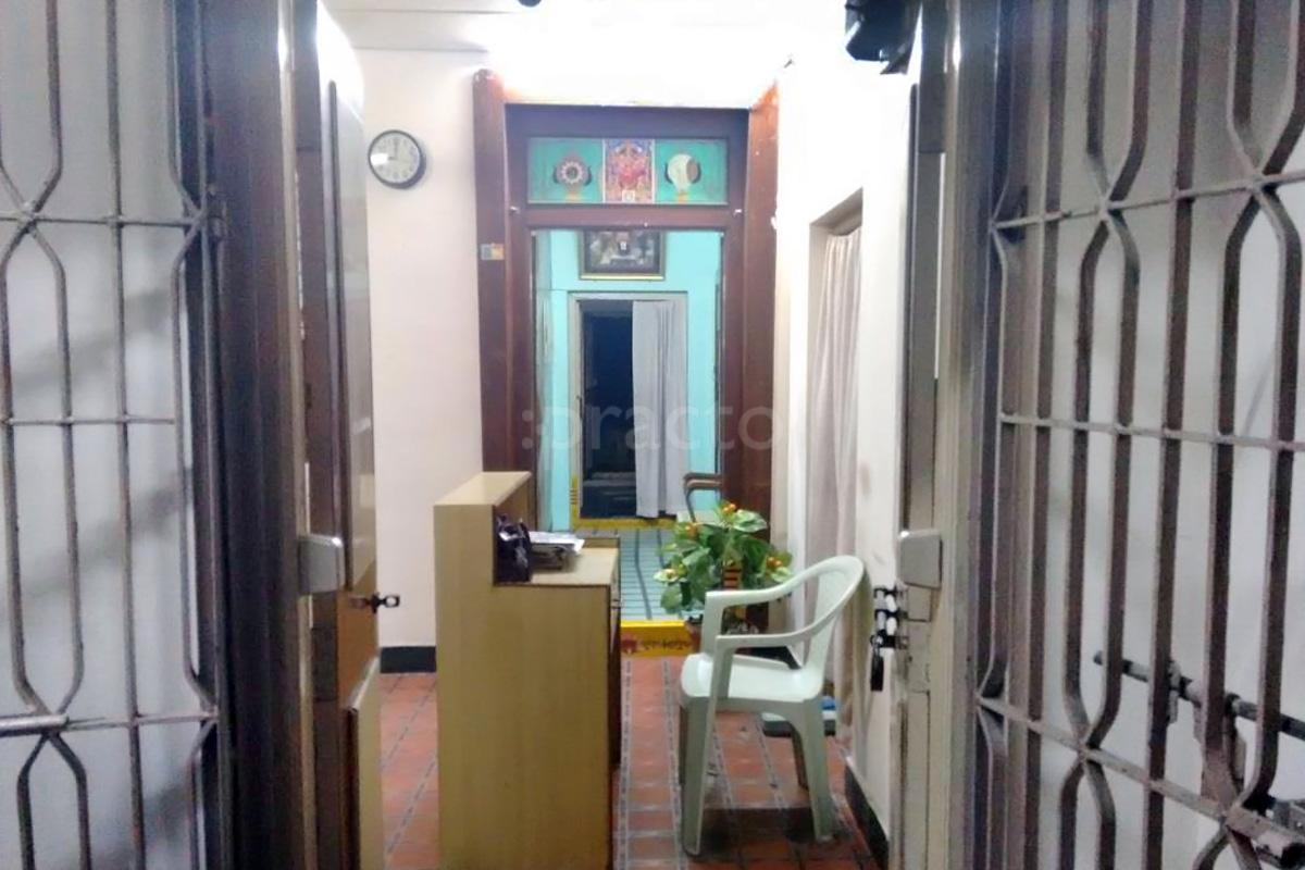 Entrance at Devi Homeo Hospital Suryaraopet Vijayawada