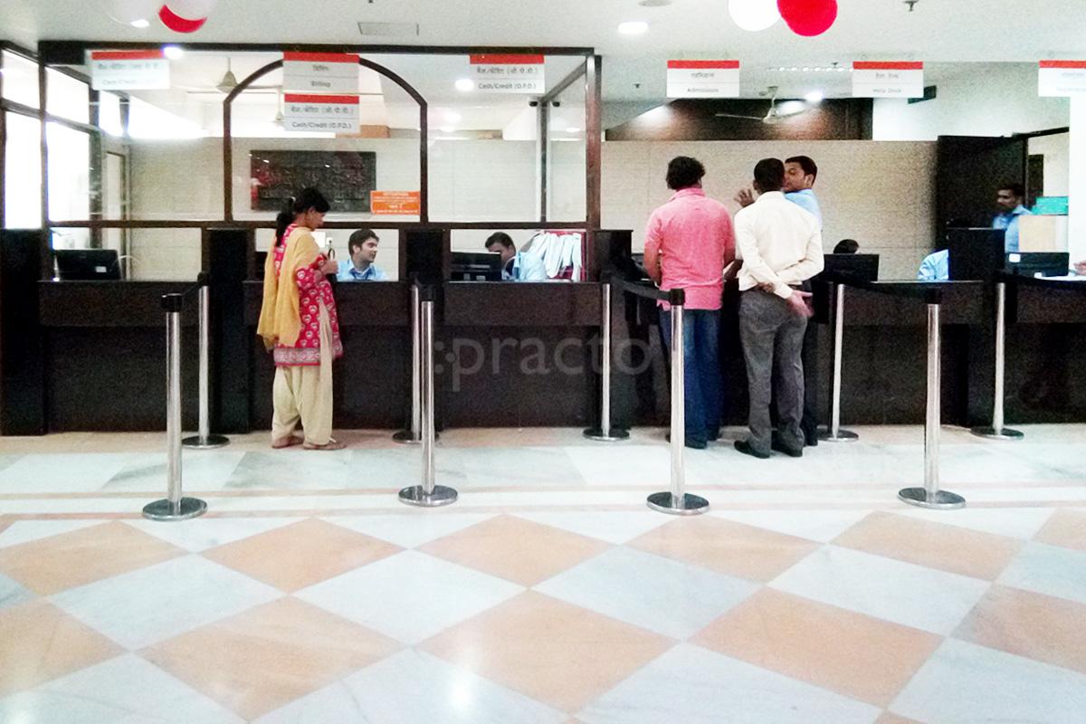 Reception at Narayana Hospital | Gurugram, Haryana DLF Phase III Gurgaon