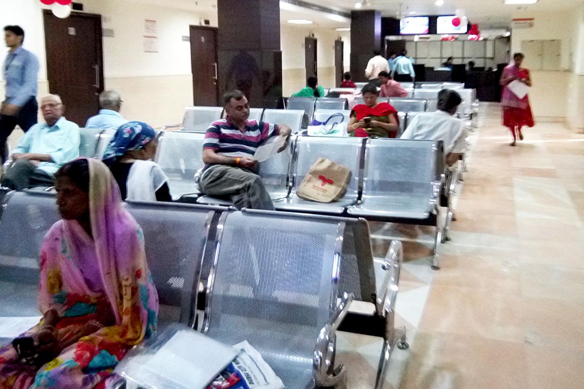 Waiting Area at Narayana Hospital | Gurugram, Haryana DLF Phase III Gurgaon