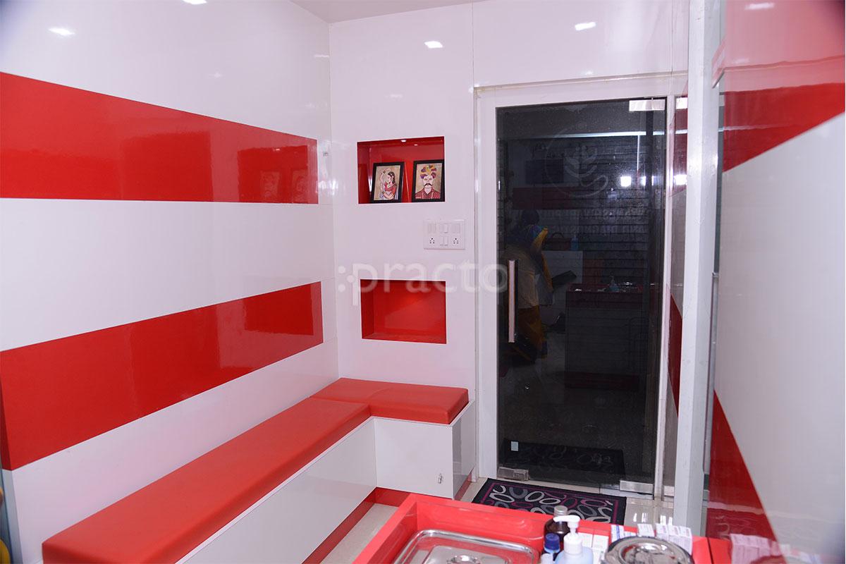 Waiting Area at Dnyaneshwari Polyclinic And Diagnostic Centre Shaniwar Peth Pune