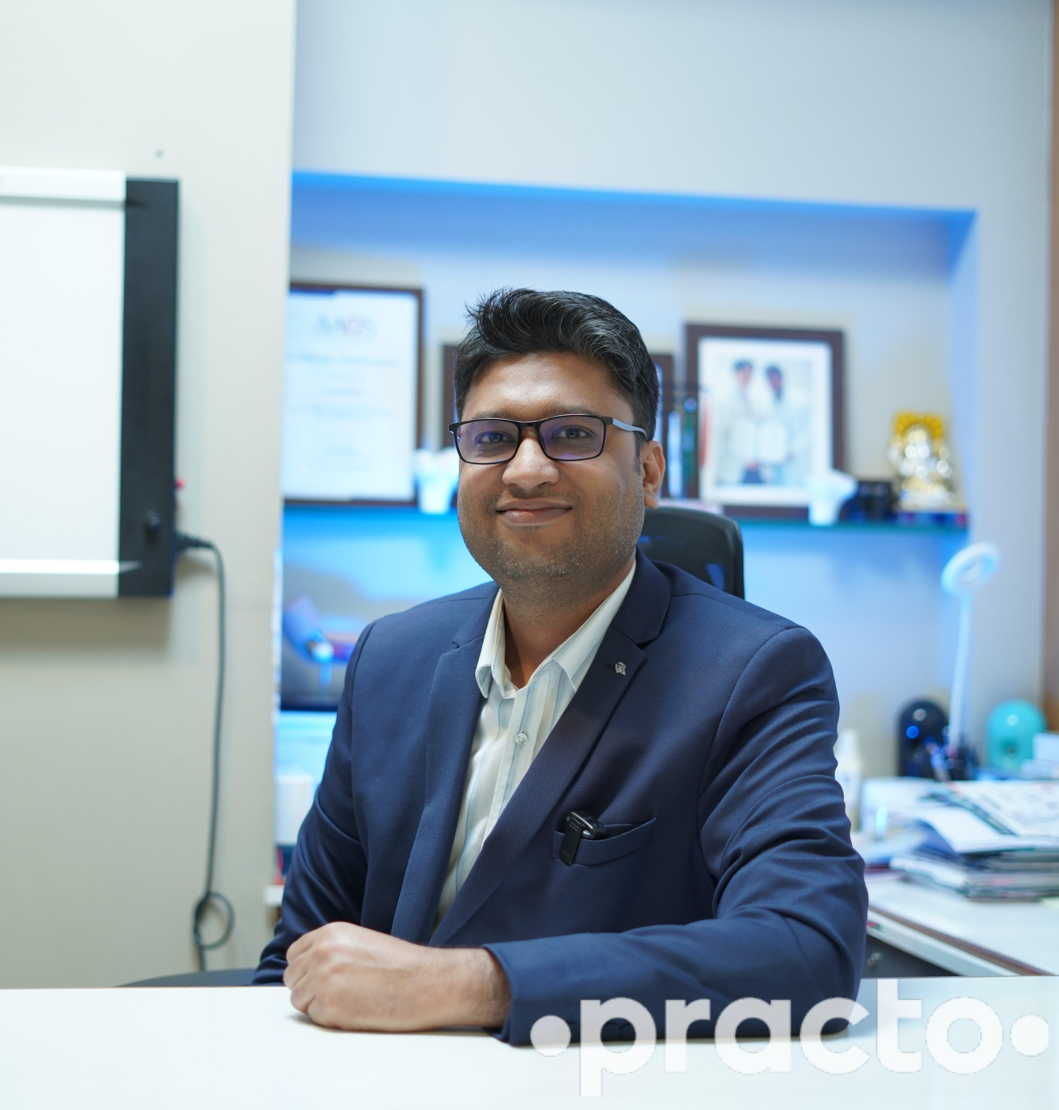 Dr. Amish S Shah Orthopedic surgeon in Ahmedabad