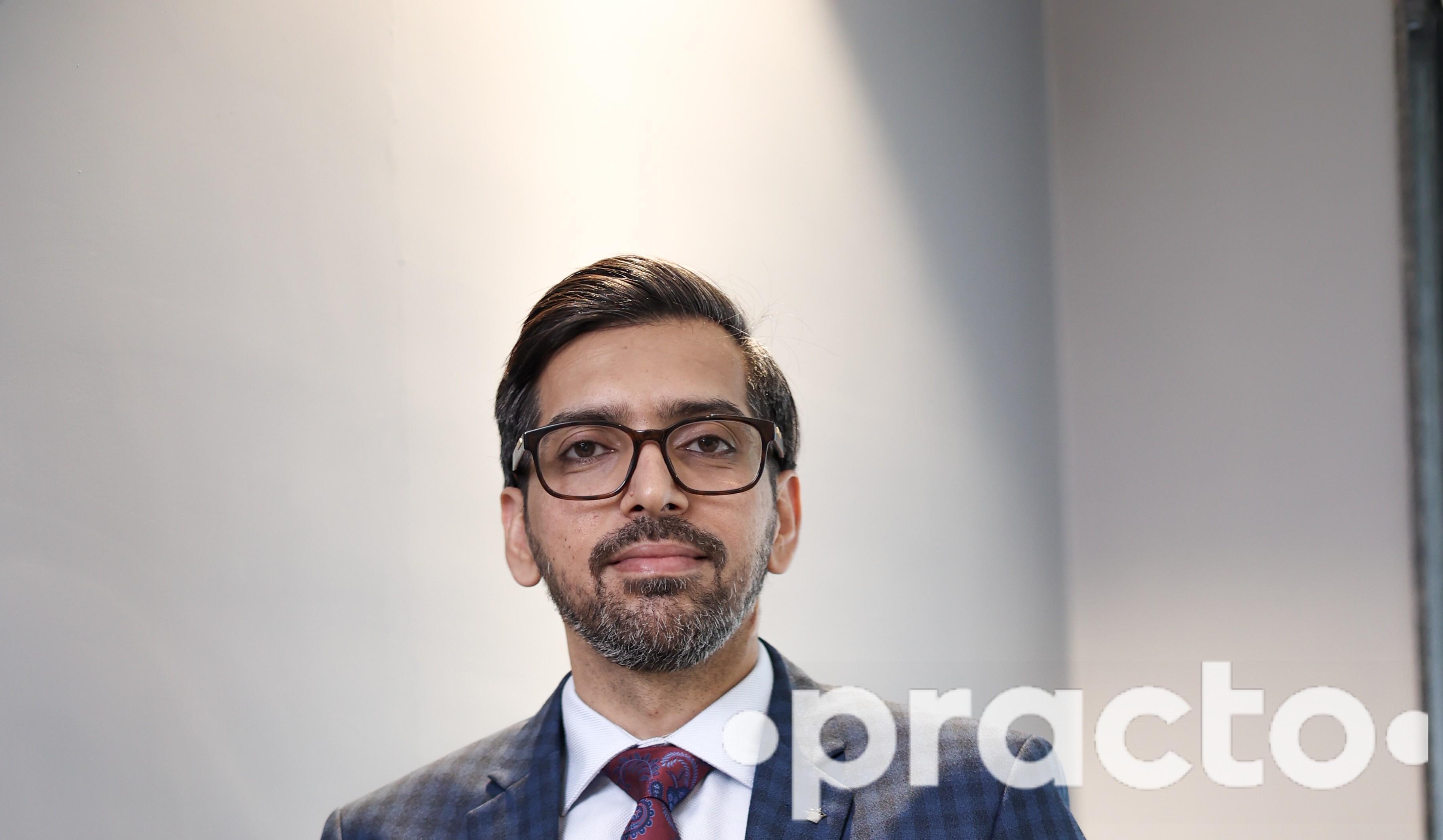 Dr. Anurag Ahuja Dentist in Noida