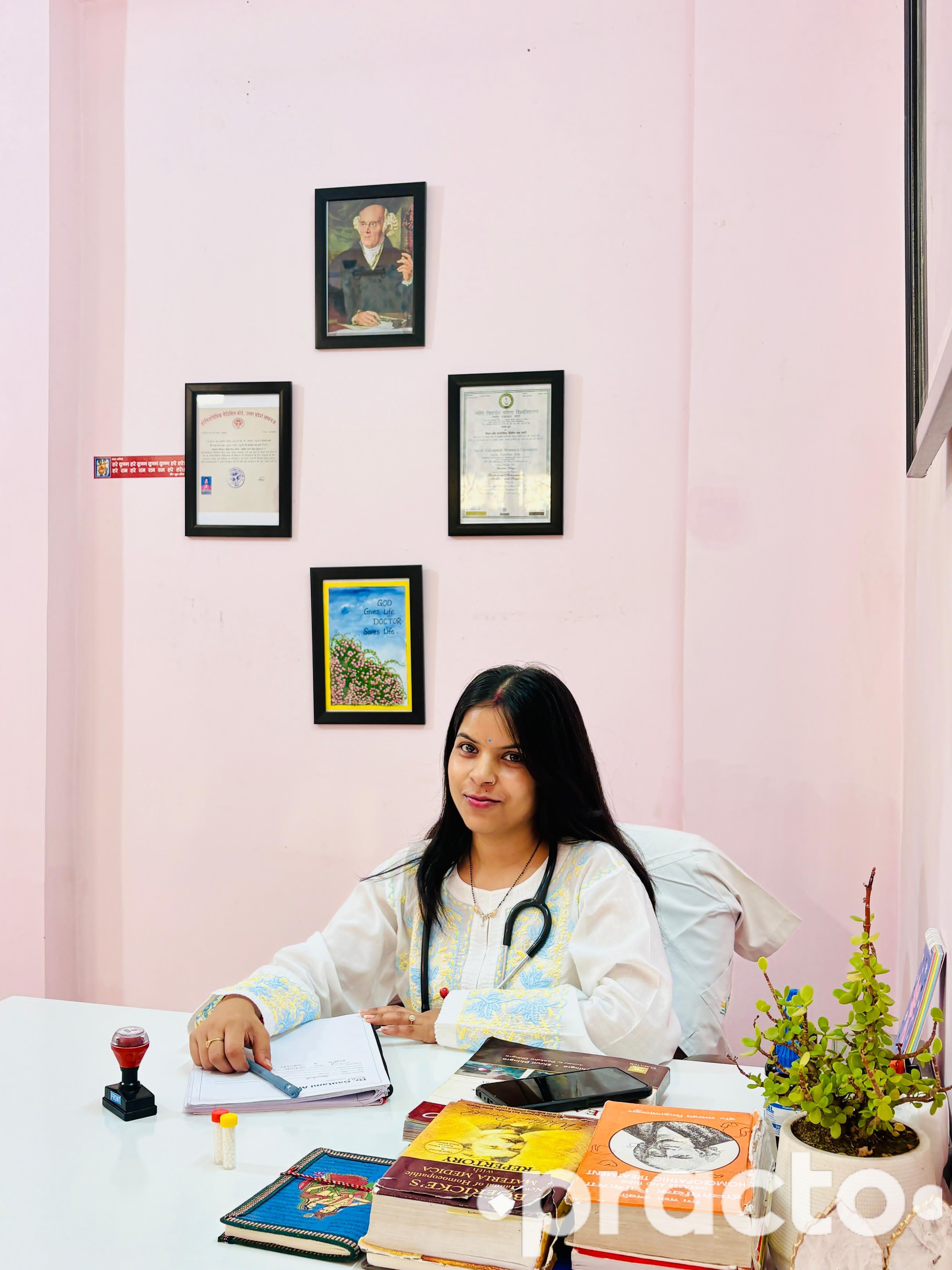 Dr. Gautami Arya Homoeopath in Lucknow