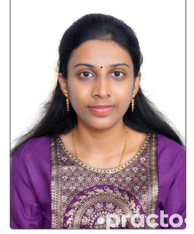 Dr. Chakka Sai Raveena Dental Surgeon in Hyderabad