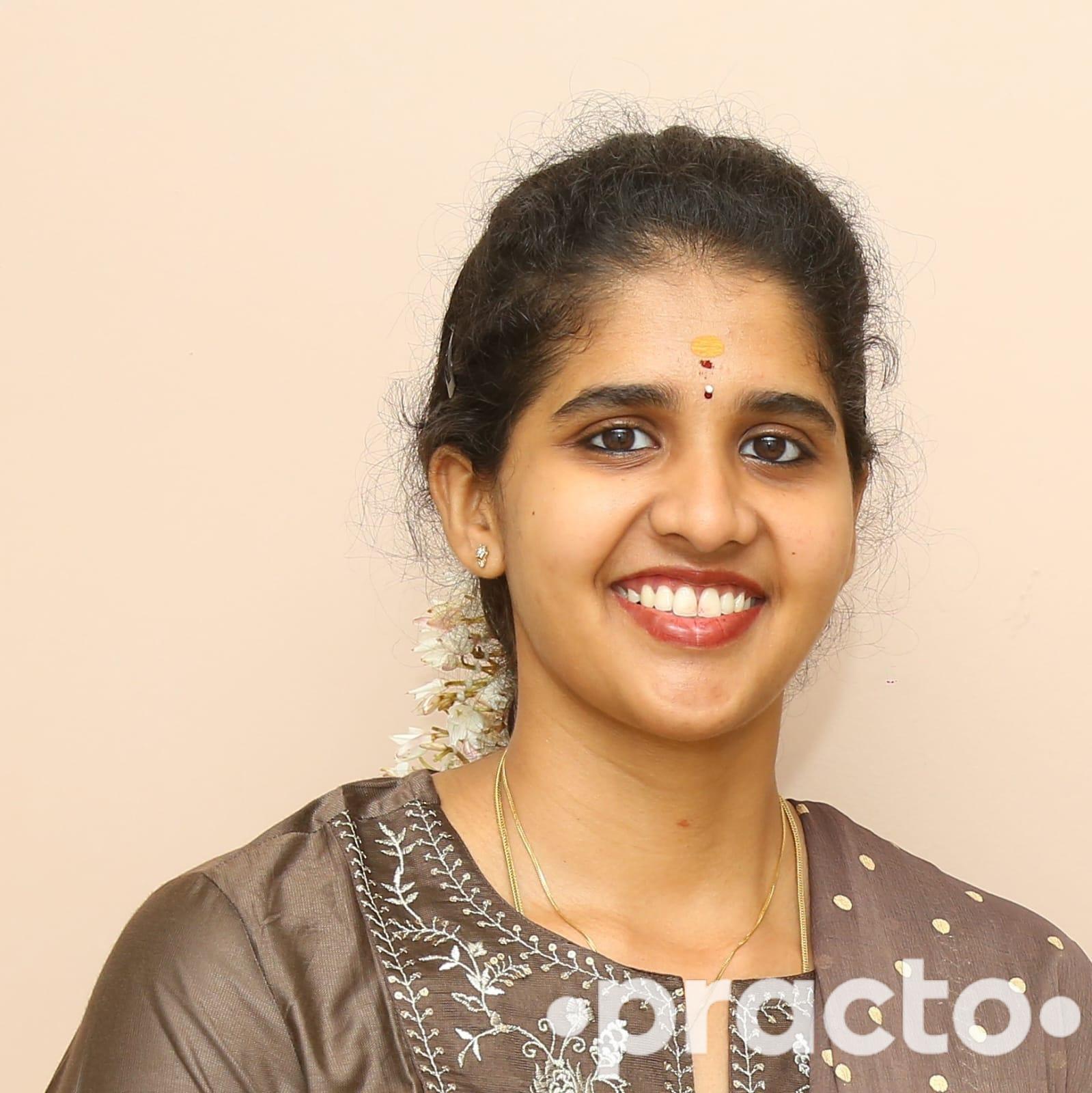 Dr. R P Meenakshi Periodontist in Chennai