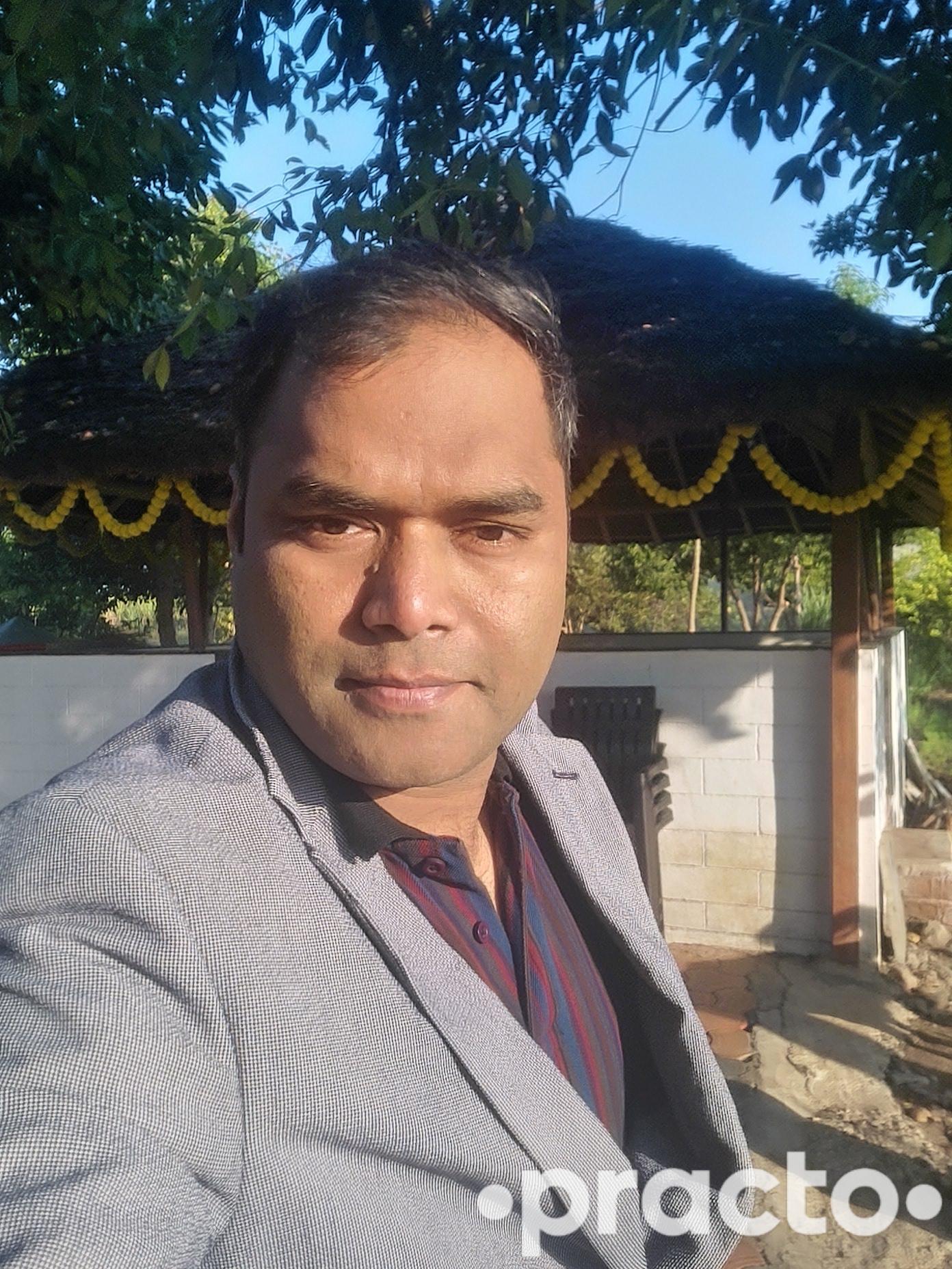 Dr. Ganesh M. Jadhav Ayurvedic Ophthalmologist in Pune