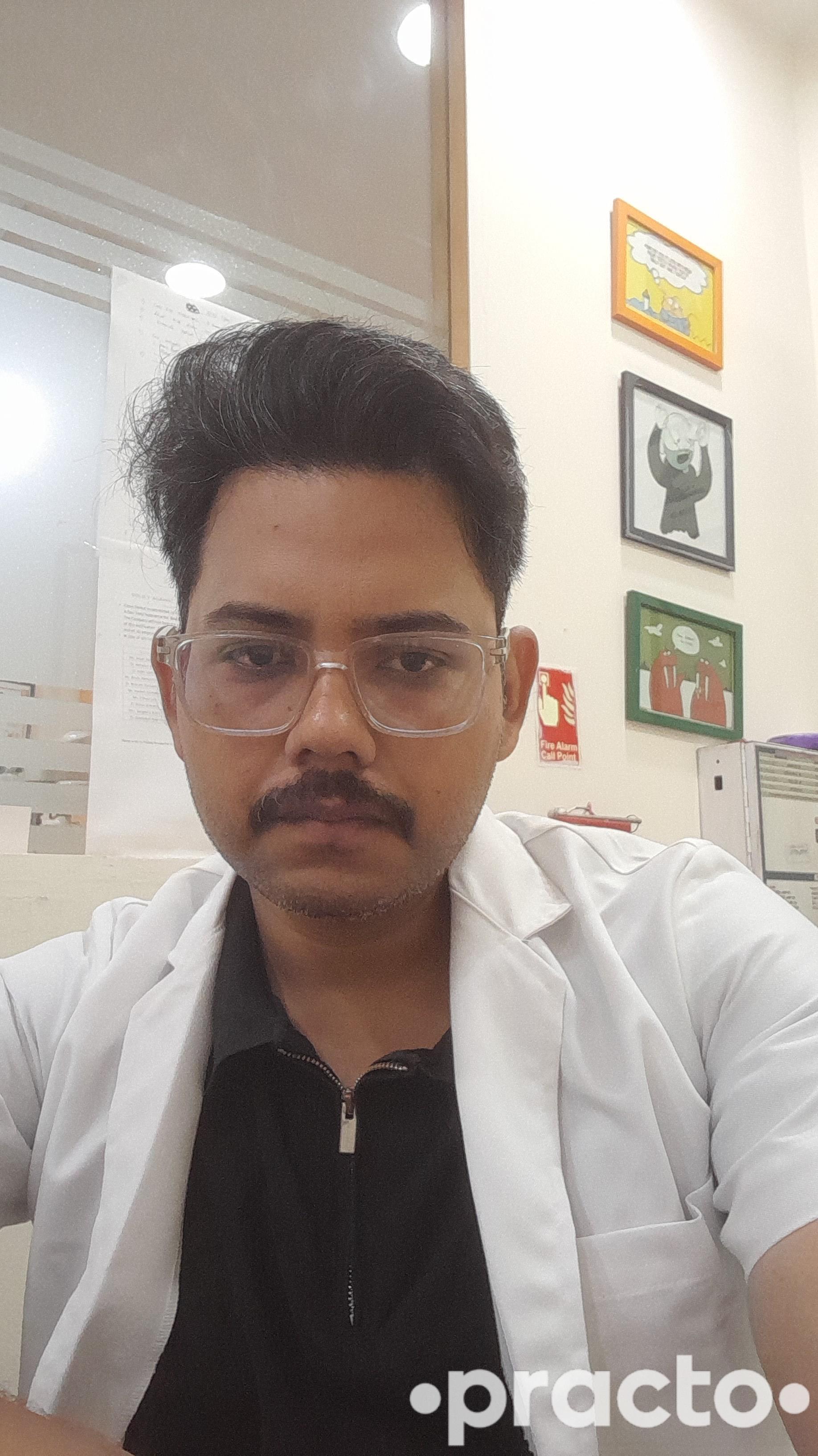 Dr. Anshul Tiwari Dentist in Varanasi