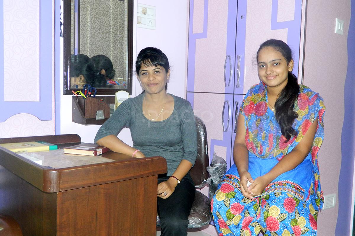 Reception at Dr Ameya Padmawar's Kanyaka Women's Clinic Borivali Mumbai