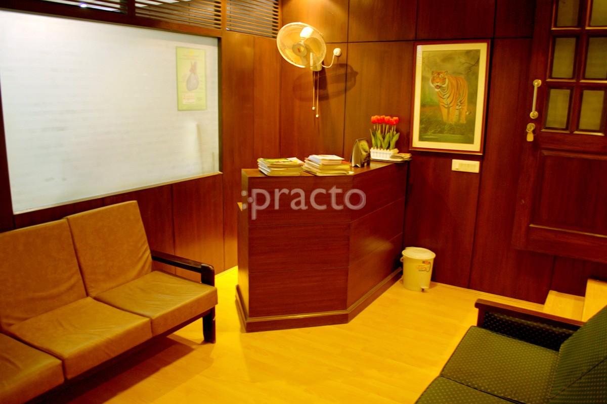 Reception at Dr Anil Dhall's Clinic DLF Phase III Gurgaon