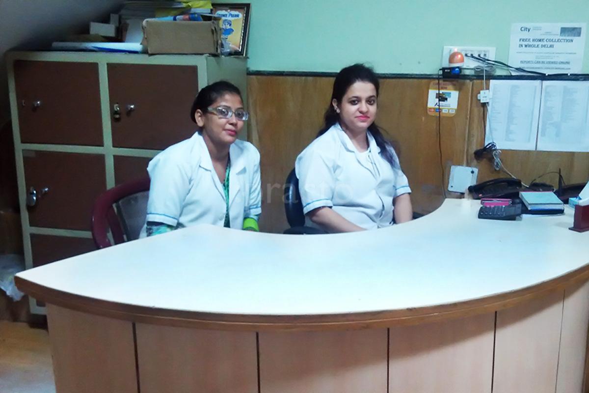 Reception at Dr Arun's Health Centre Ramesh Nagar Delhi
