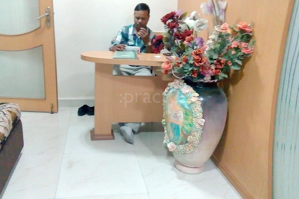Reception at Dr. Deepak Aggarwal's Clinic New Palasia Indore
