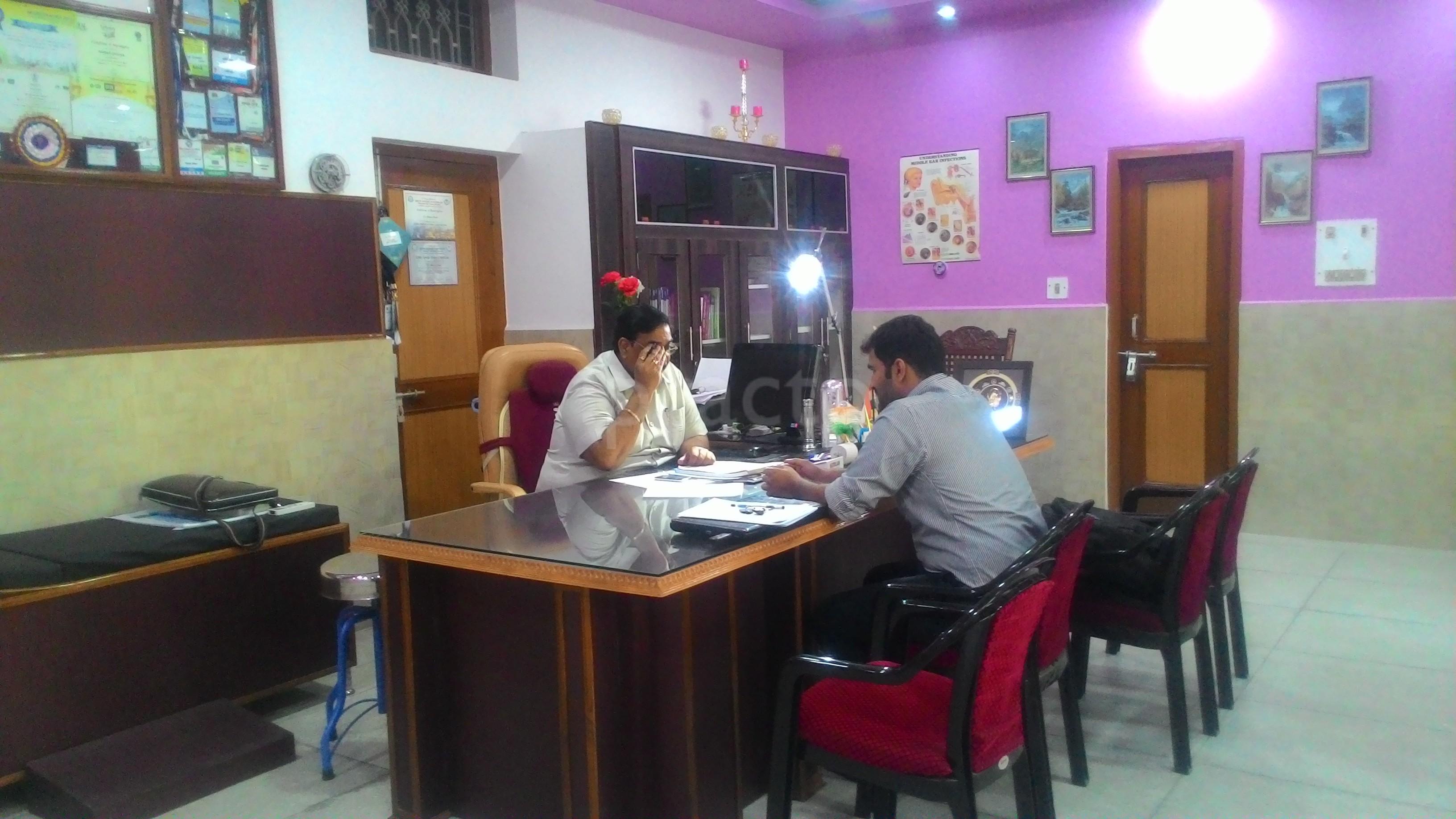 Dr.Ishwar Saran's Clinic Niralanagar Lucknow