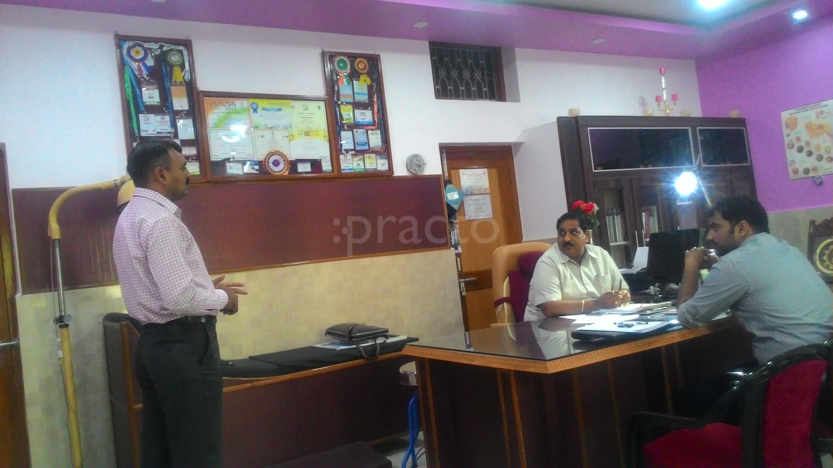 Dr.Ishwar Saran's Clinic Niralanagar Lucknow