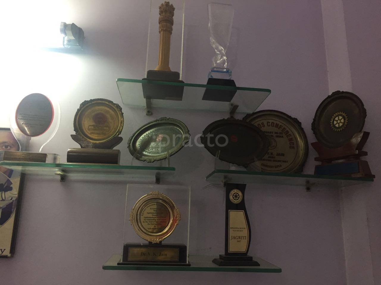 Waiting Area at Dr Jain Eye Care Kamla Nagar Delhi