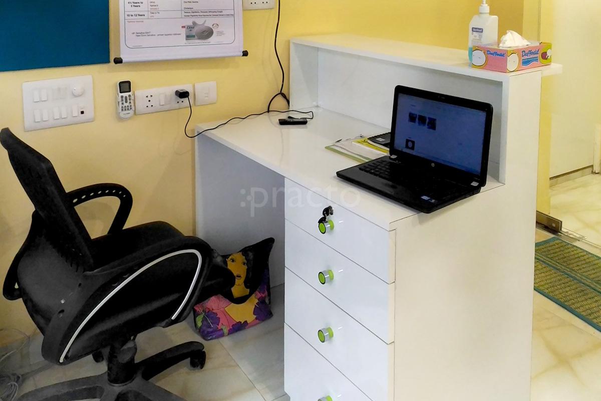 Reception at Dr. Leena Singhal's Pediatric Clinic Safdarjung Enclave Delhi