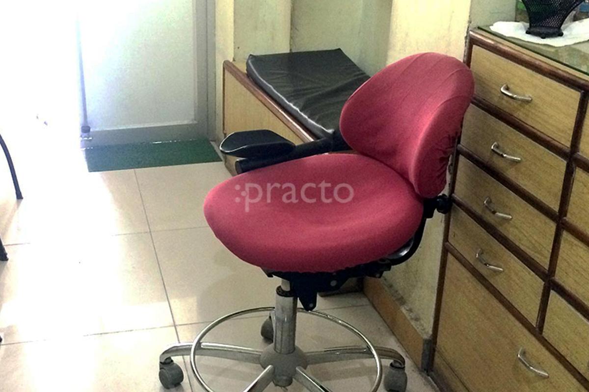 Waiting Area at Dr. Lekh Raj Clinic Alambagh Lucknow
