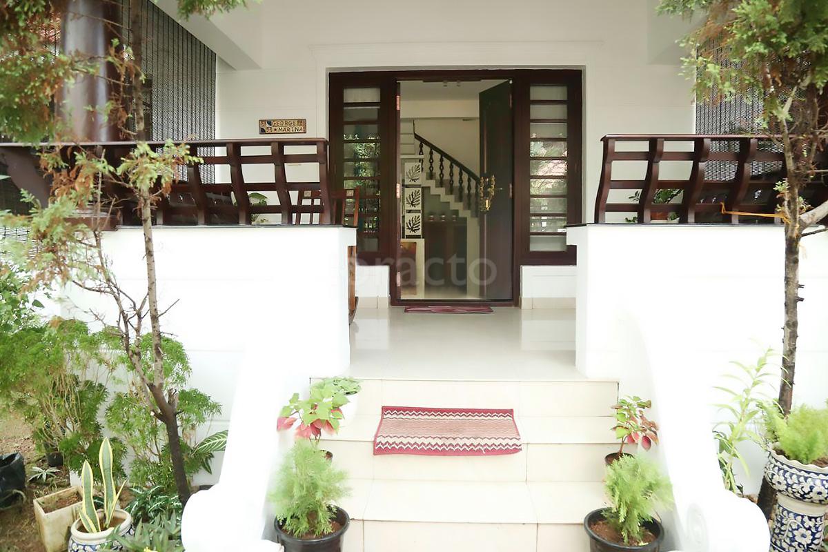 Entrance at Dr Mereena's Clinic Vennala Ernakulam