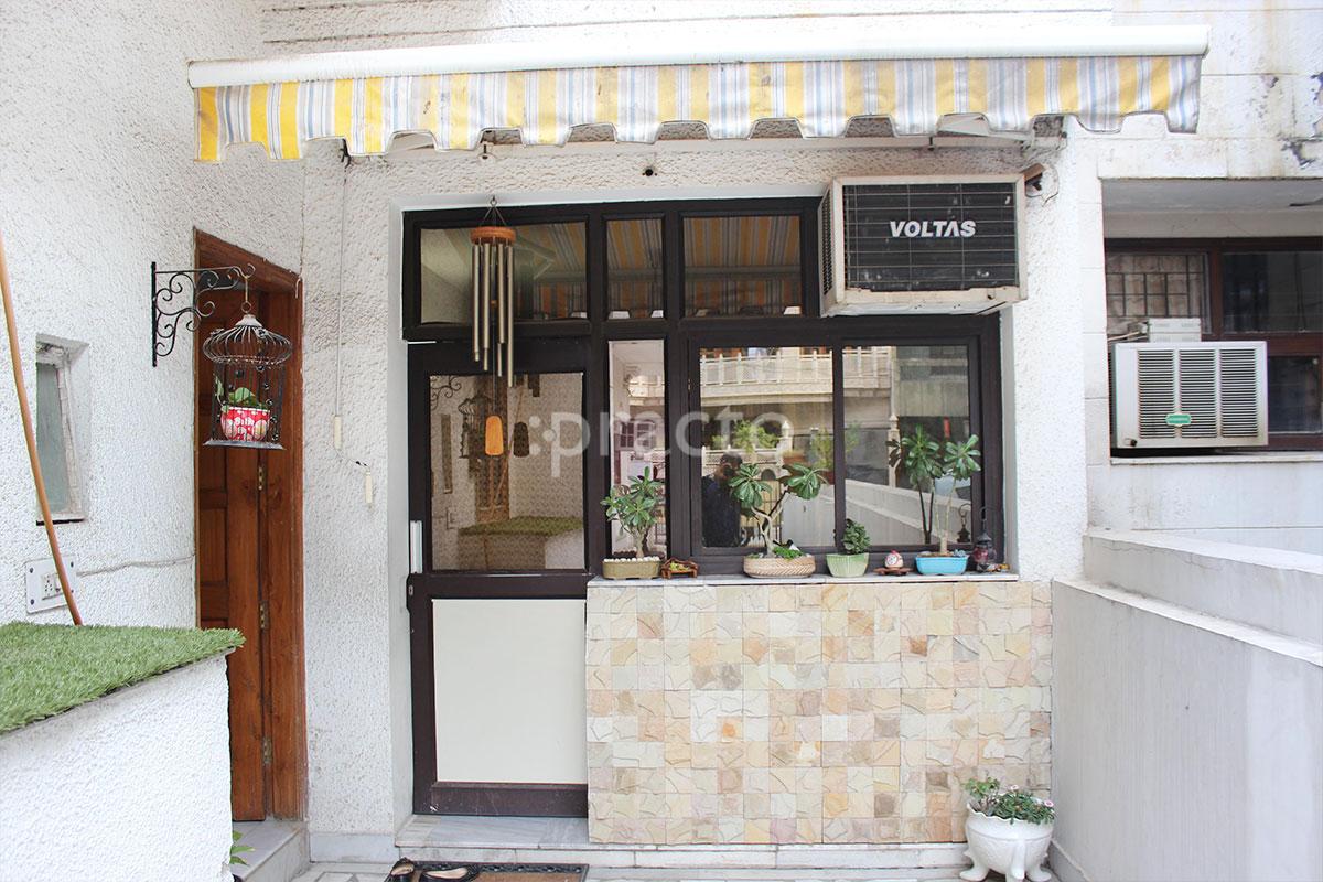 Entrance at Dr. Monica's Diet Clinic Pitampura Delhi