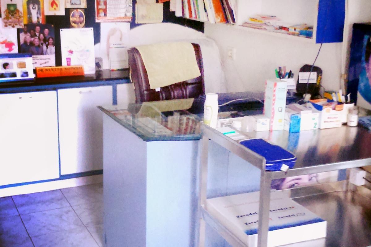 Reception at Dr. Motwani's Modern Dental Clinic Sadar Nagpur