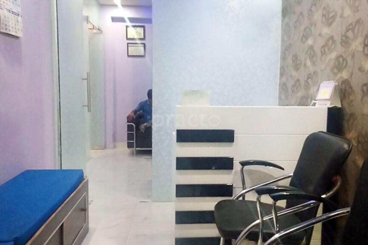 Reception at Dr. Naveen's Clinic Vikas Nagar Lucknow