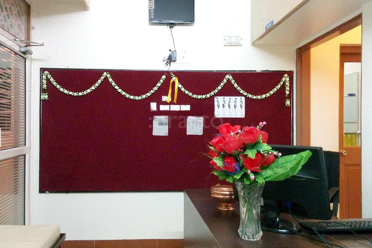 Reception at Curador Physiotherapy And Sports Rehab Prabhat Road Pune