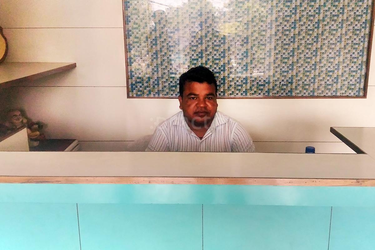 Reception at Dr. Pankaj Goel's Clinic Jattiwara Meerut