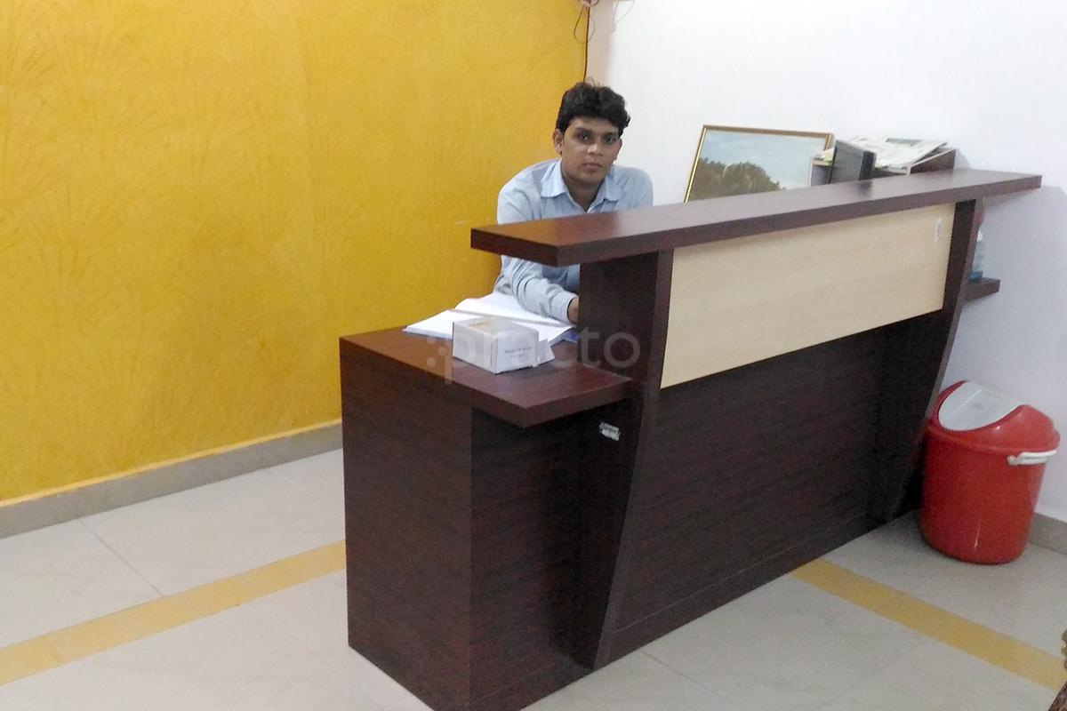 Reception at Dr. R.K. Singh Cardiologist Clinic Arera Colony Bhopal