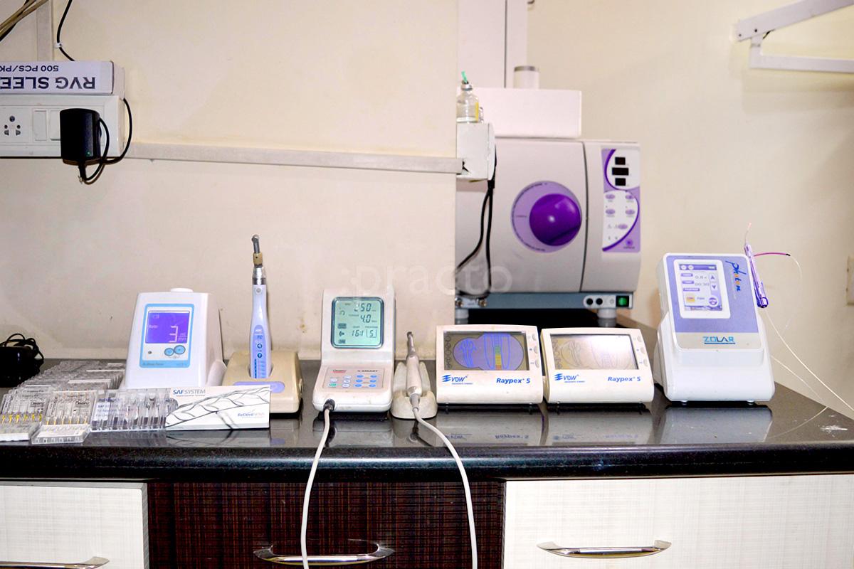 Services at Dr Rahul's Dentaville, Implant & Root Canal Centre Thane West Thane