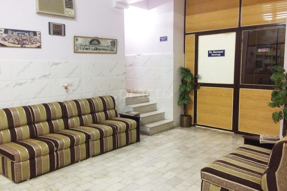 Waiting Area at Dr. Rastogi's Clinic DLF Phase II Gurgaon