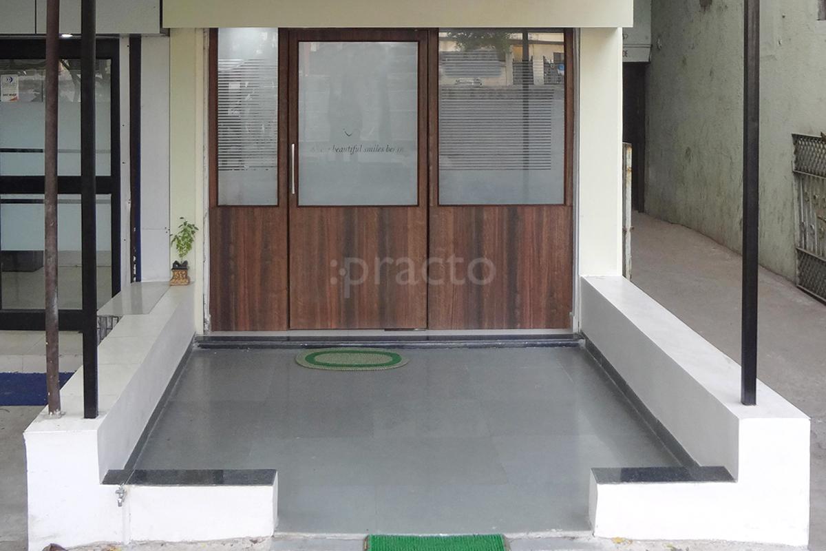 Entrance at Dr. Raut Multispeciality Dental Clinic Trimurti Nagar Nagpur