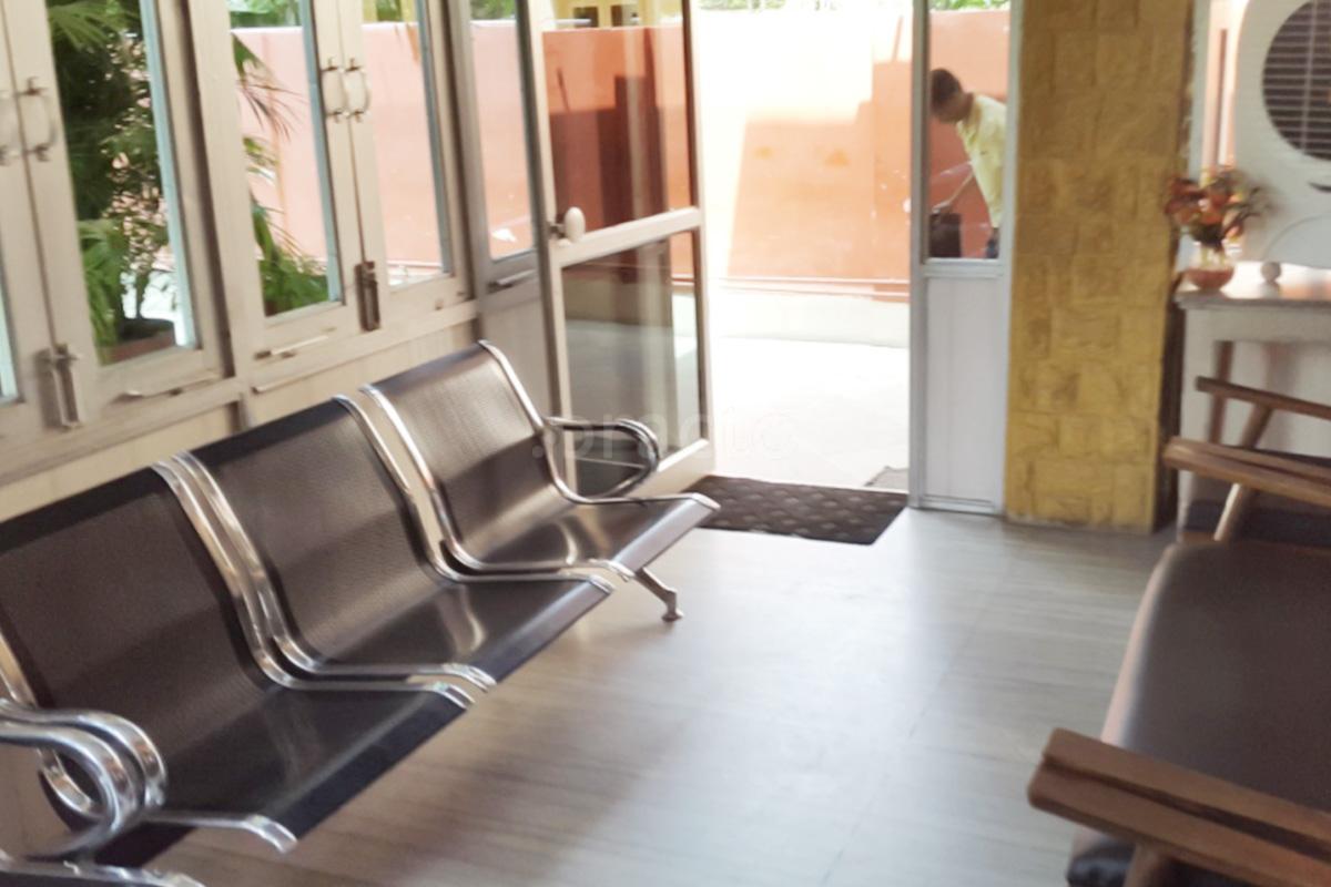 Waiting Area at Dr. S. R. Mehta Clinic Raja Park Colony Jaipur