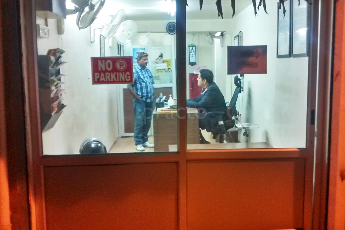 Entrance at Dr. Samarth Vohra Clinic Kaushalpuri Kanpur