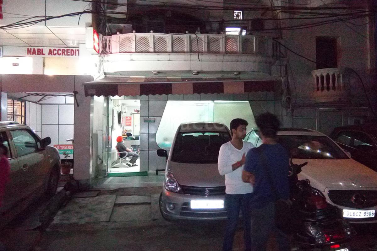 Entrance at Dr. Sapna Paliwal's Chamber Nirman Vihar Delhi