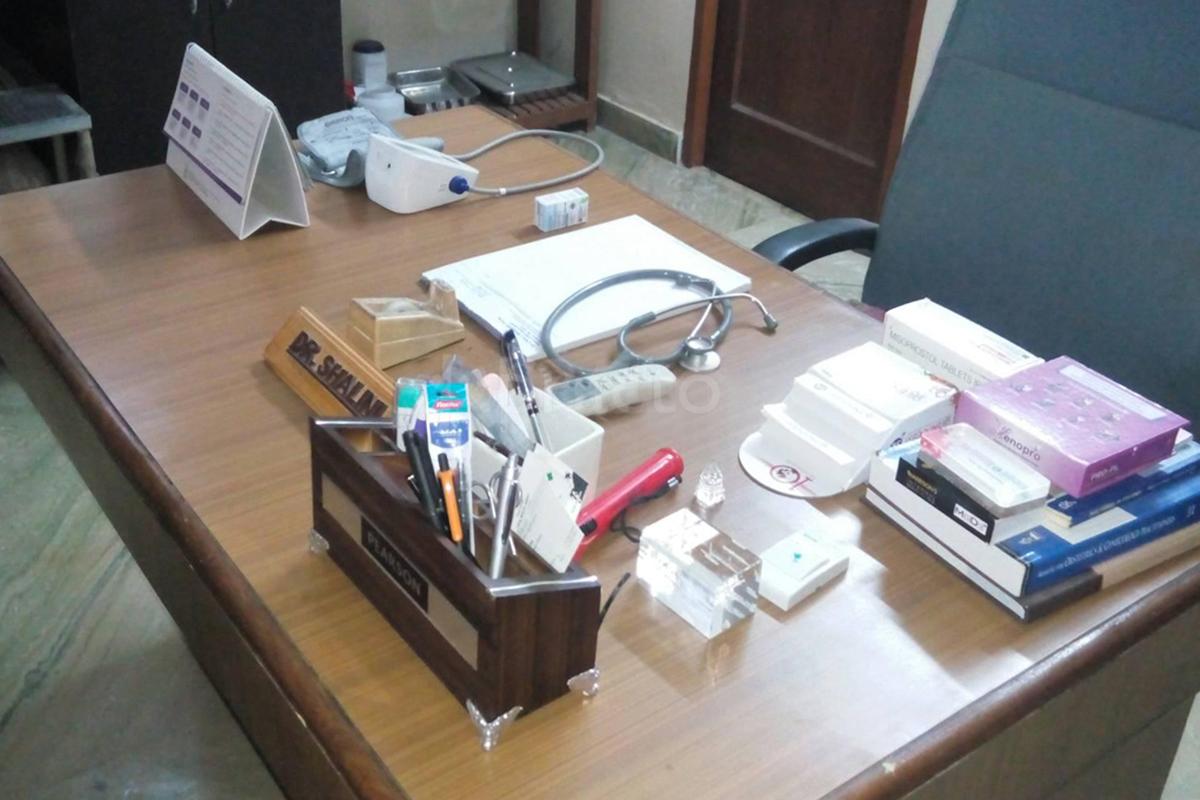 OPD/Ward at Dr Shalini Jain Gynae Clinic Chattarpur Delhi