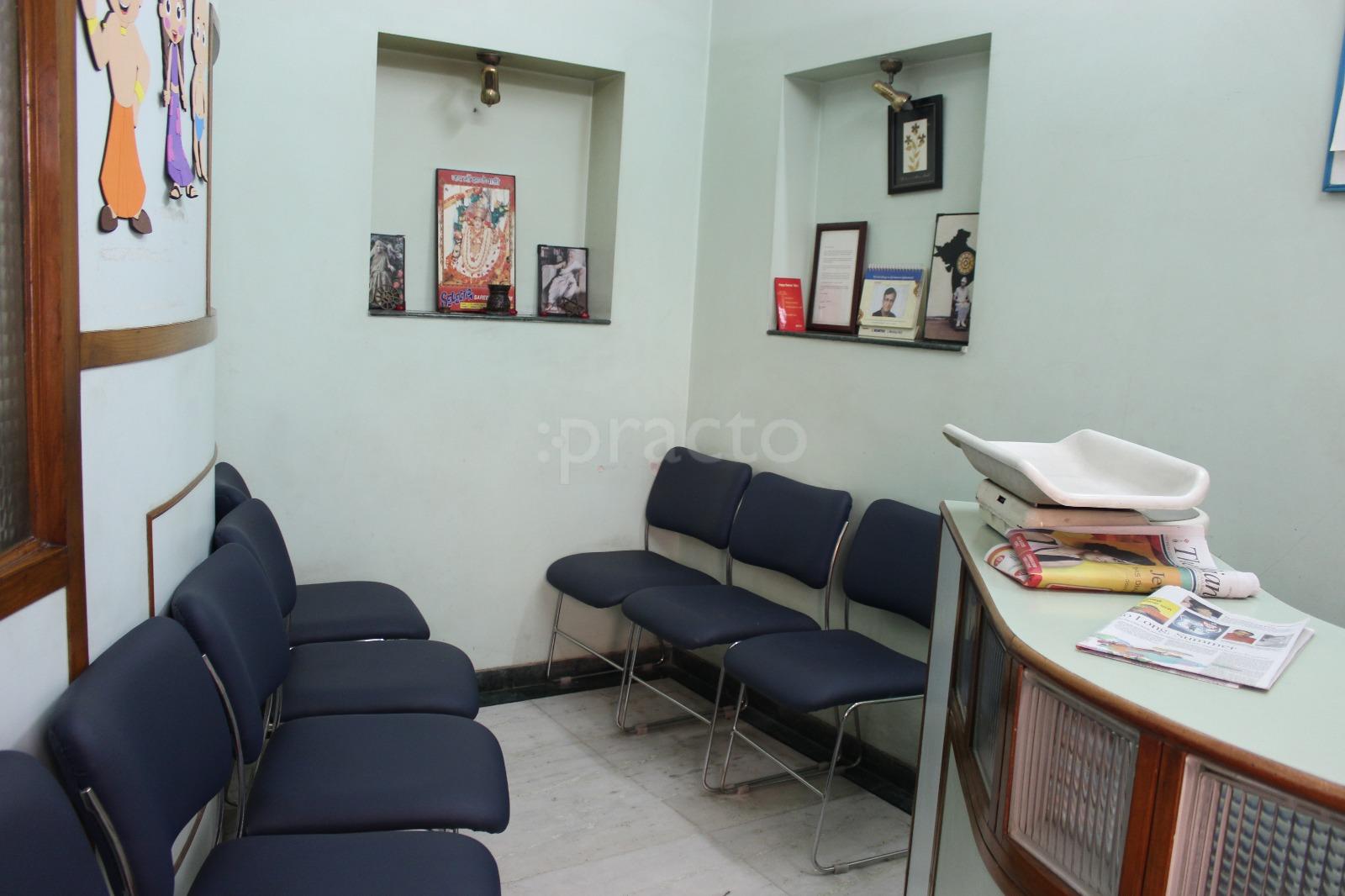 Reception at Dr. Subhash's Chander Sapra Clinic Shakti Nagar Delhi