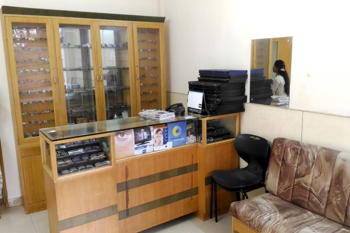 Reception at Dr. Sudhir Hegde's Clinic Kankanady Mangalore