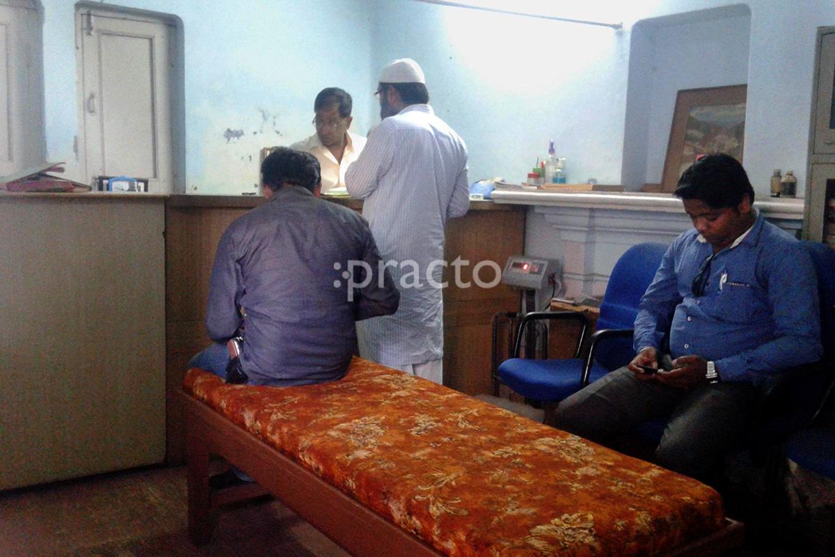 Waiting Area at Dr. Unnati Kumar Clinic Ashok Nagar Kanpur